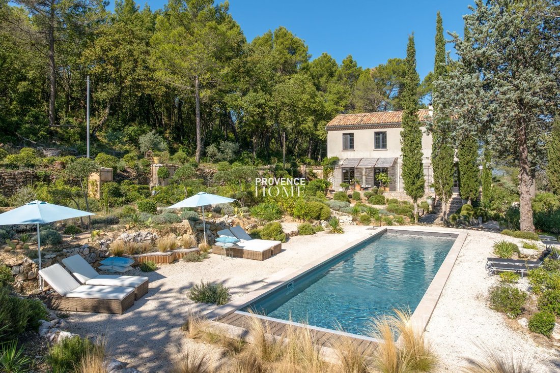 Estate in Oppède, Provence-Alpes-Côte d'Azur, France 3 - 18130665