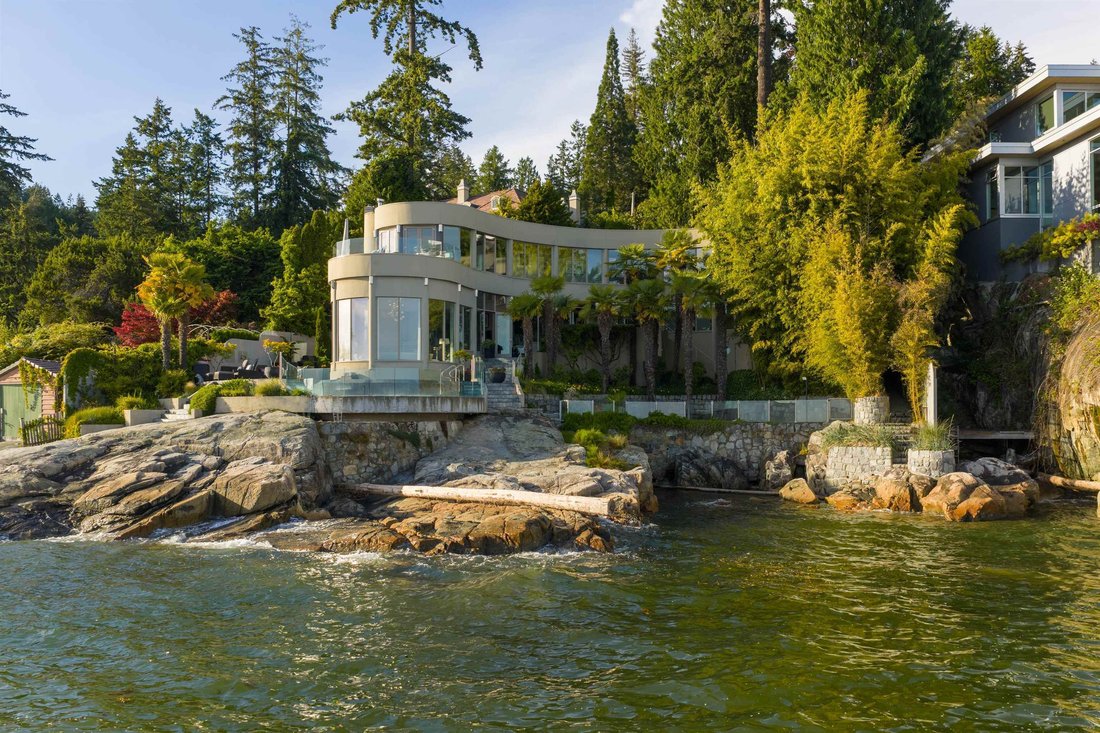 House in West Vancouver, British Columbia, Canada 3 - 18133240