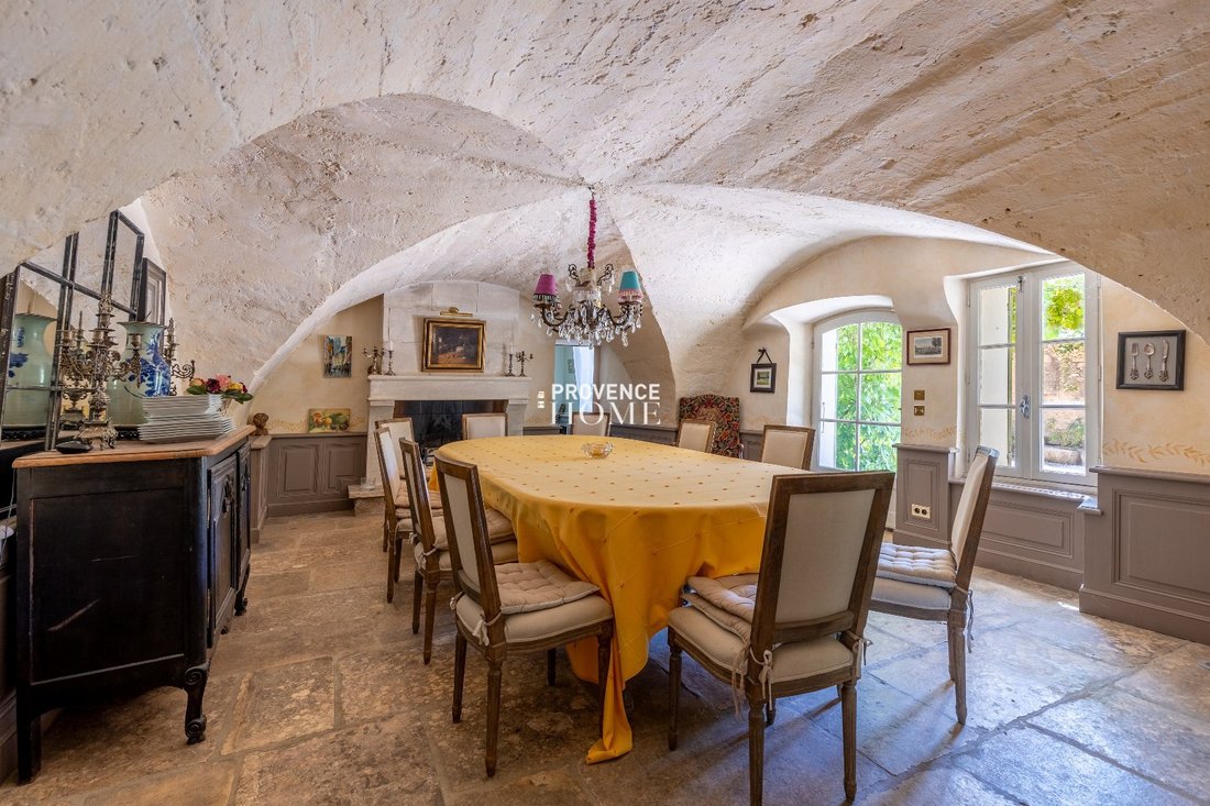 Estate in Gordes, Provence-Alpes-Côte d'Azur, France 5 - 18130804