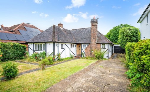 Bungalow in Walton on the Hill, Reigate and Banstead, England 1