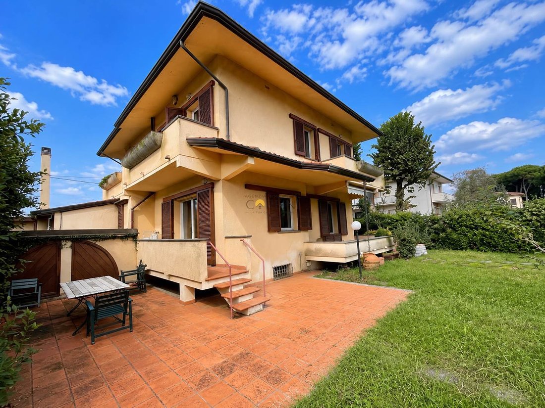 Villa in Pietrasanta, Tuscany, Italy 1 - 18127688