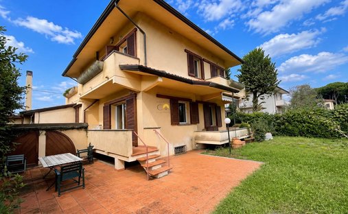 Villa a Pietrasanta, Toscana, Italia 1