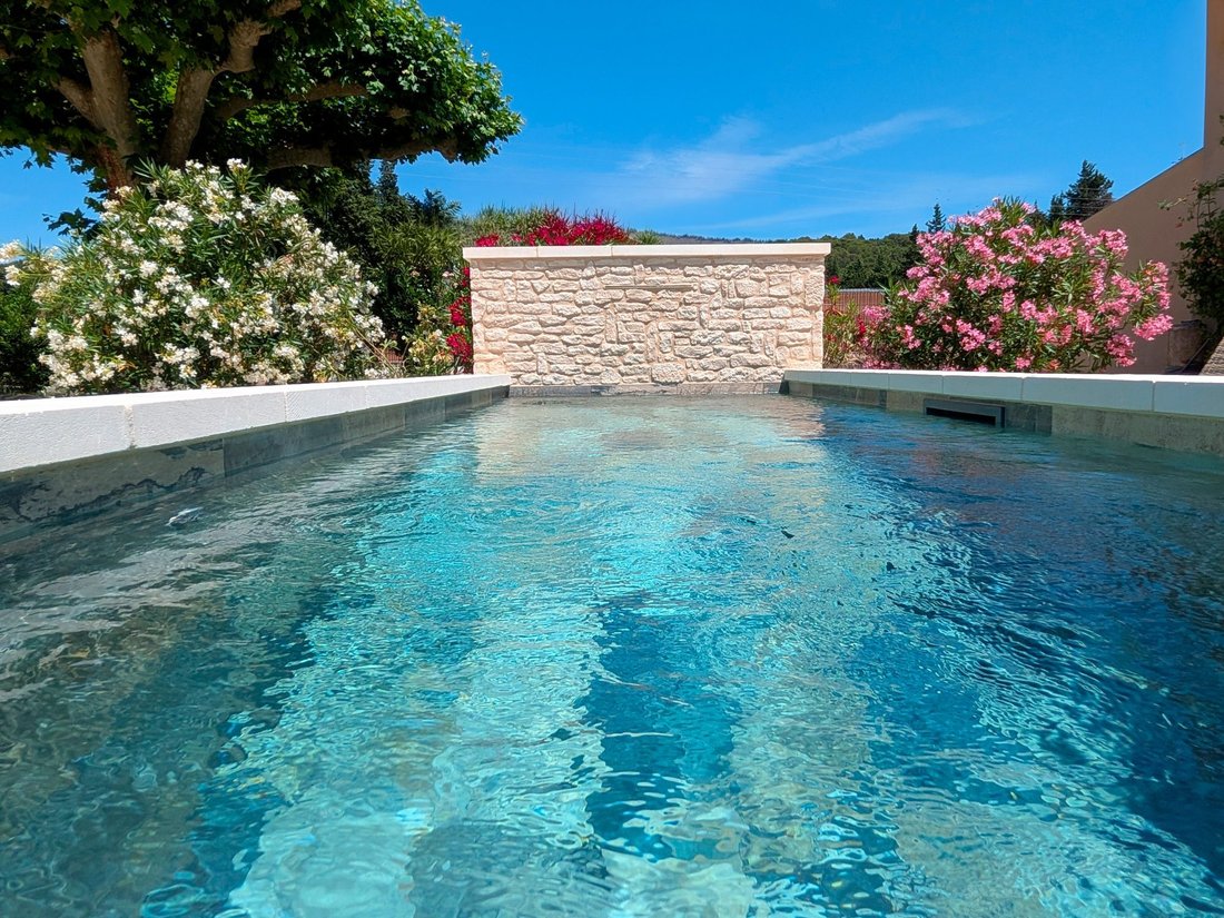 Country House in Cheval-Blanc, Provence-Alpes-Côte d'Azur, France 3 - 18138641