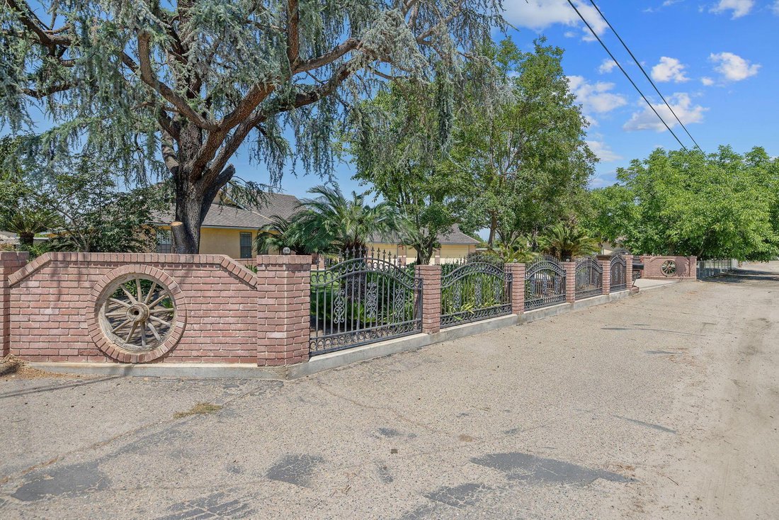 House in Visalia, California, United States 4 - 18134134