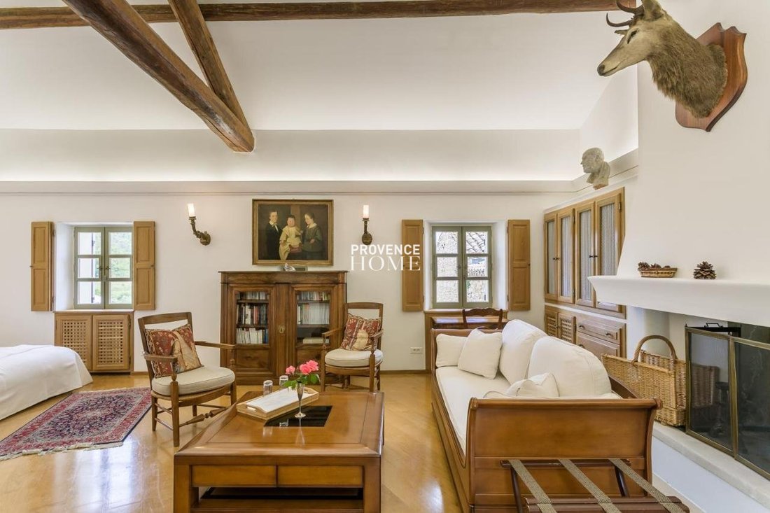 Estate in Bonnieux, Provence-Alpes-Côte d'Azur, France 5 - 18130801