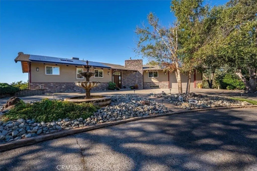 Red Bluff, California, United States 2 - 16576811