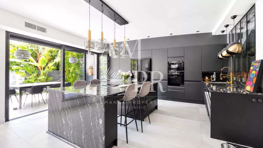 Townhouse in Vallergues, Cannes, France 5 - 18127627