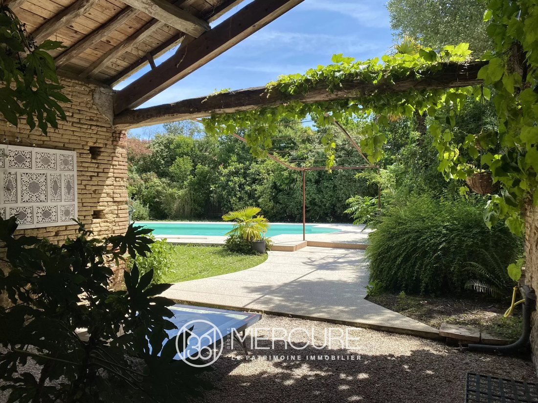 Estate in Carbonne, Occitania, France 1 - 18130341