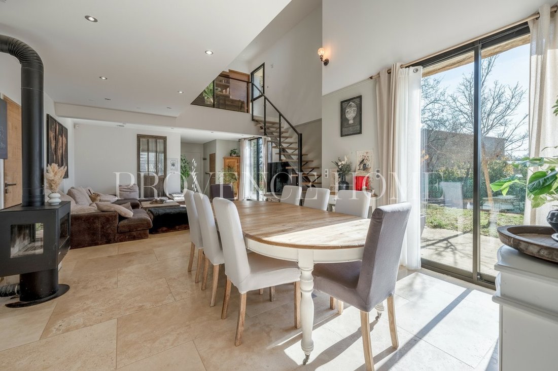 Estate in Gordes, Provence-Alpes-Côte d'Azur, France 4 - 18130820