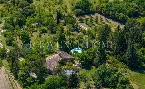 Estate in Gordes, Provence-Alpes-Côte d'Azur, France 1