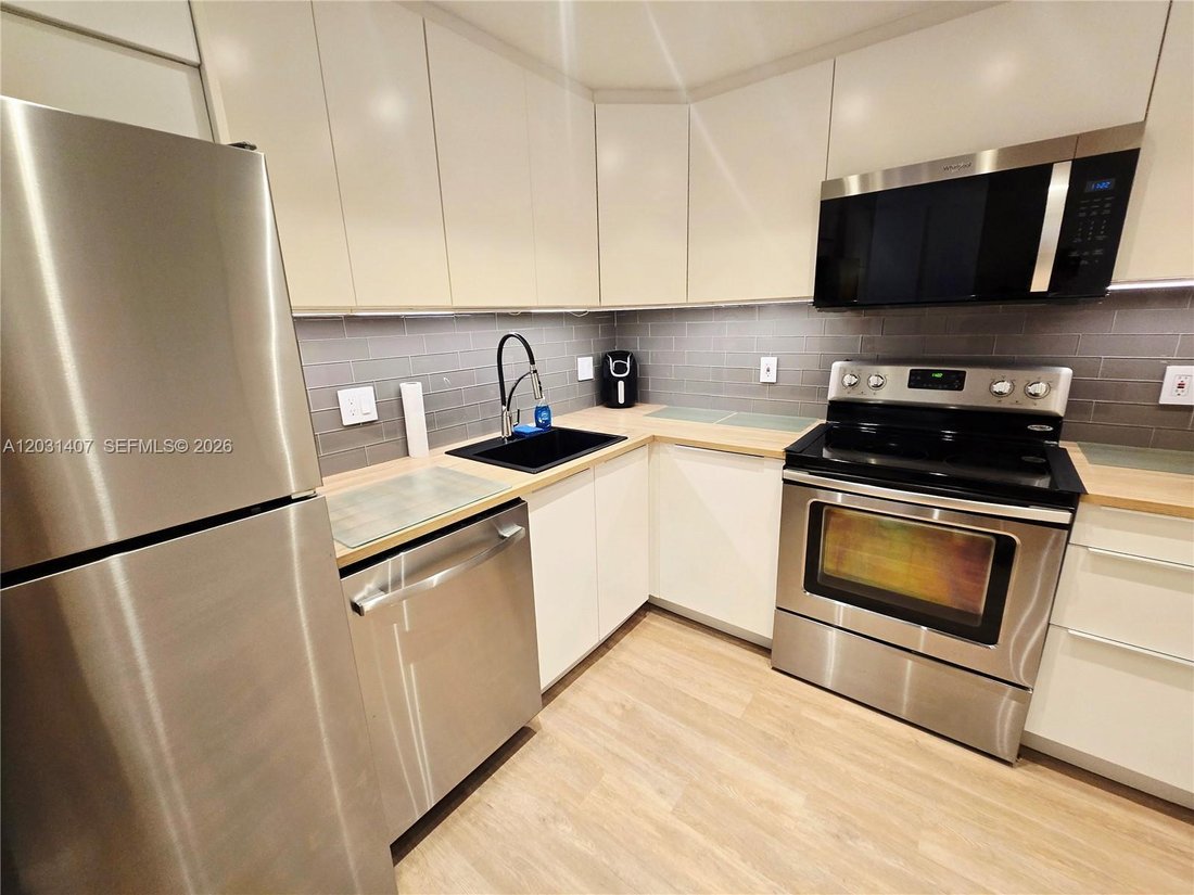 Condo in Miami Beach, Florida, United States 4 - 18129695