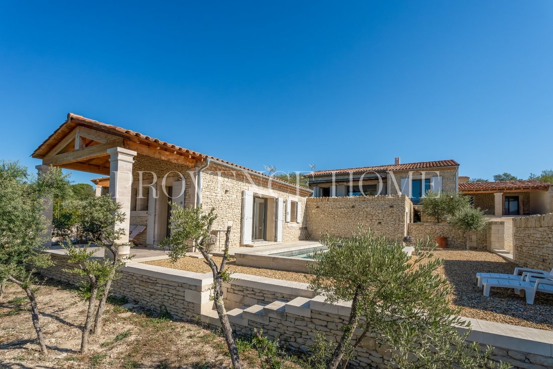 Estate in Gordes, Provence-Alpes-Côte d'Azur, France 1 - 18130612