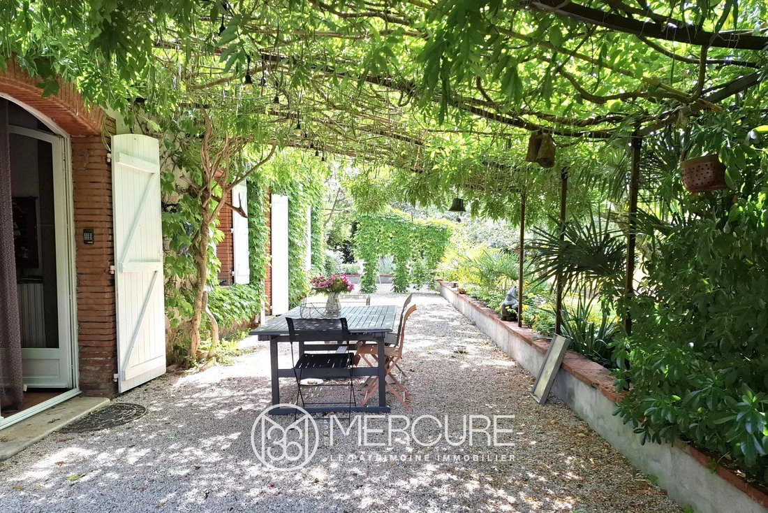 Estate in Carbonne, Occitania, France 4 - 18130341