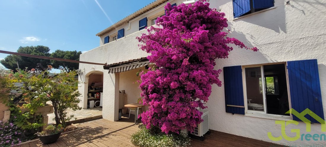 Villa in La Londe-les-Maures, Provence-Alpes-Côte d'Azur, France 2 - 18133350