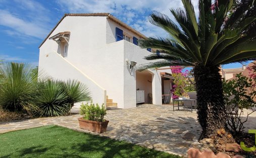 Villa in La Londe-les-Maures, Provence-Alpes-Côte d'Azur, France 1