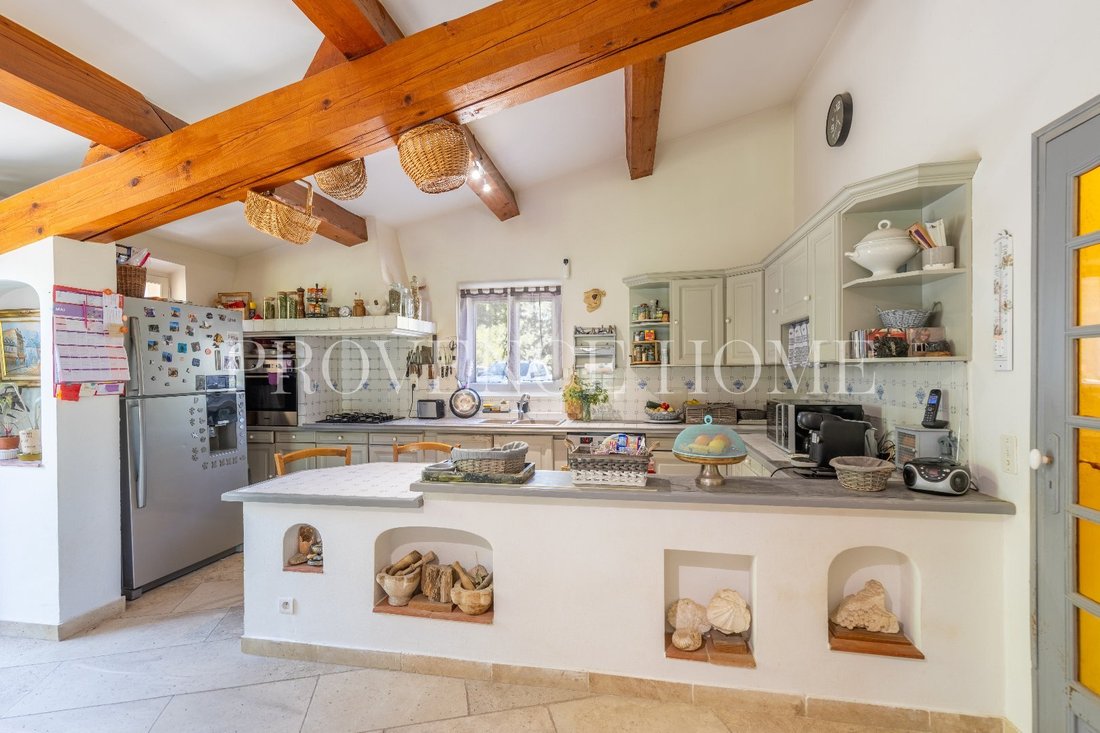 Domaine à Gordes, Provence-Alpes-Côte d'Azur, France 5 - 18130831