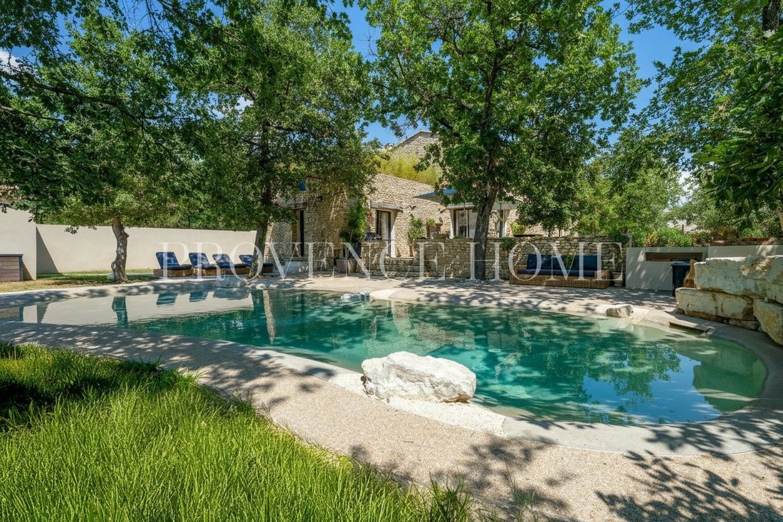 Estate in Gordes, Provence-Alpes-Côte d'Azur, France 1 - 18130820