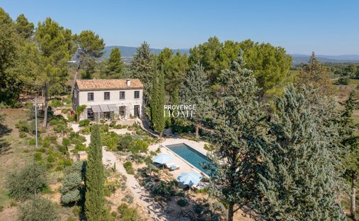 Estate in Oppède, Provence-Alpes-Côte d'Azur, France 1