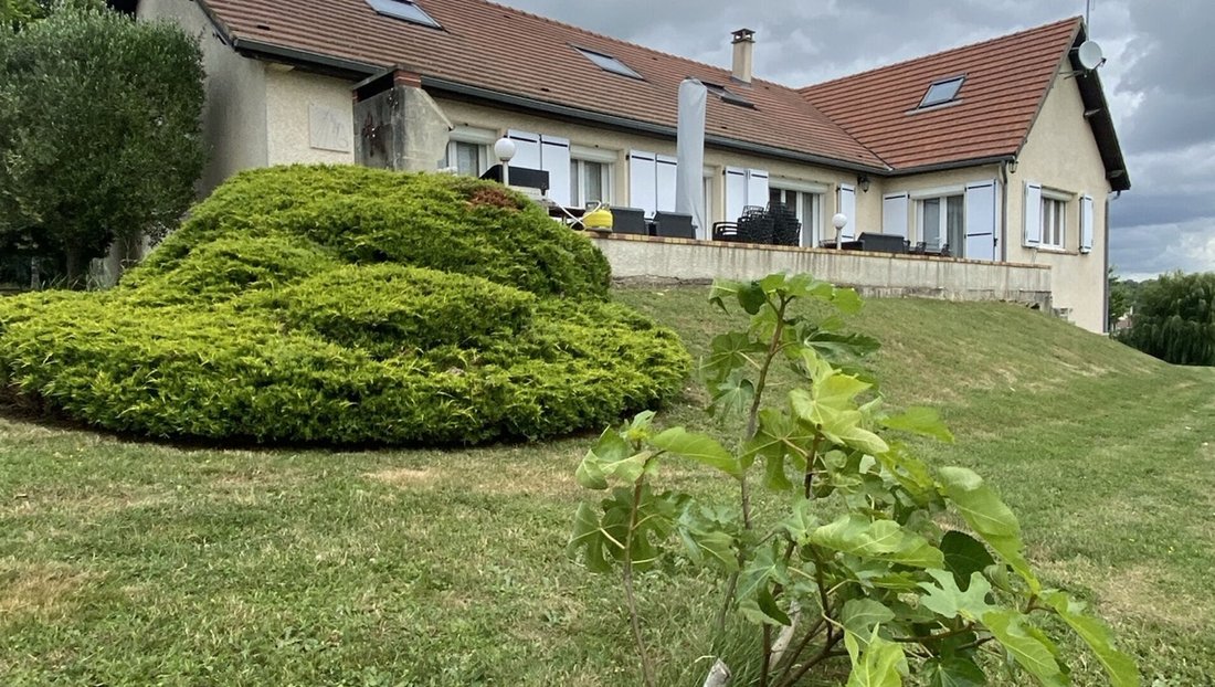 Villa in Le Bourg et le Hameaux, Beynes, France 1 - 18133720