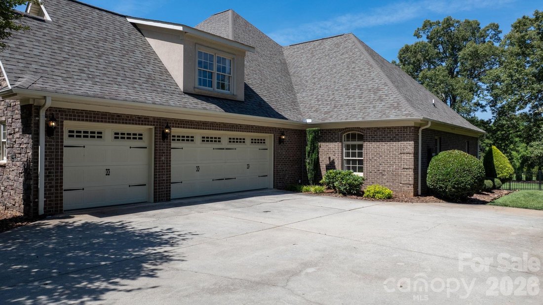 House in Newton, North Carolina, United States 4 - 18140003