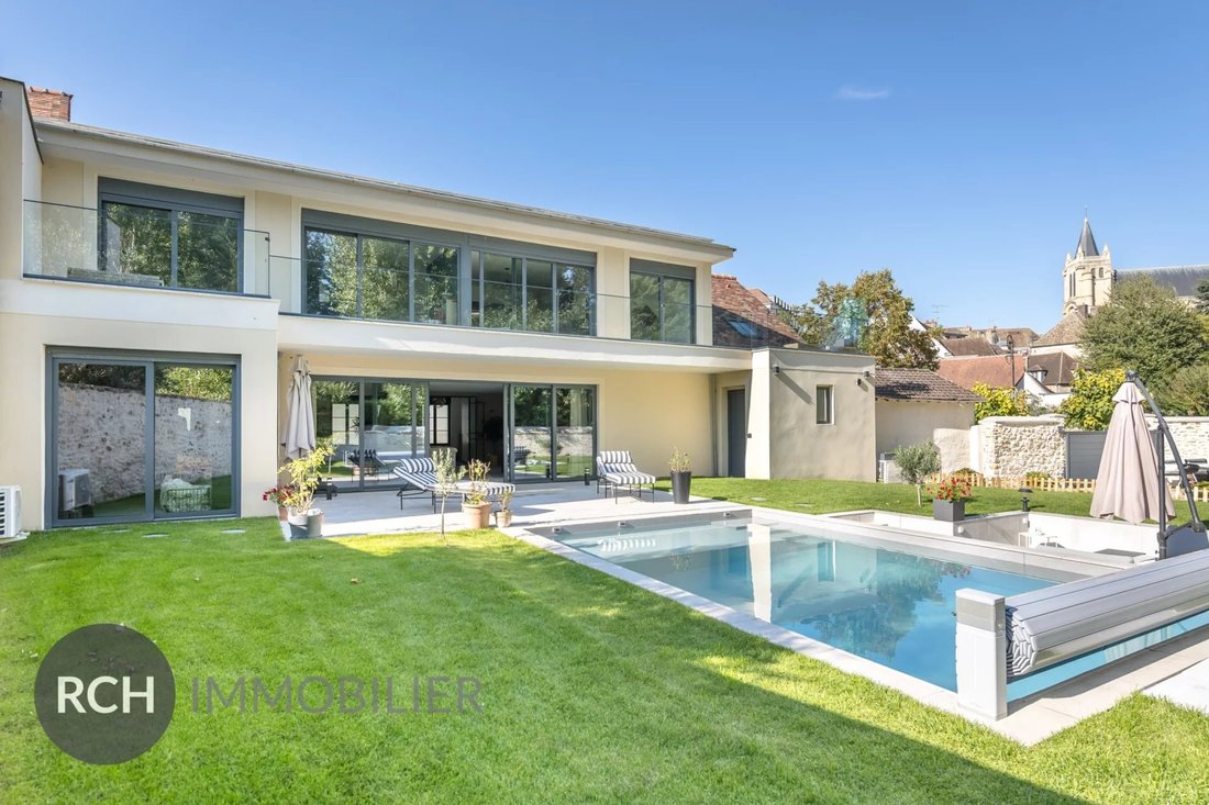 House in Montfort-l'Amaury, Ile-de-France, France 1 - 18130056