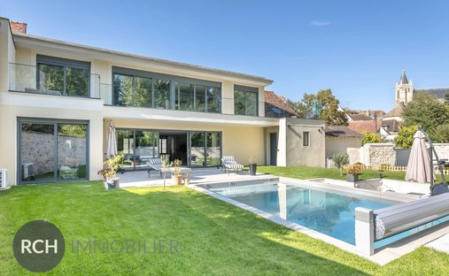 House in Montfort-l'Amaury, Ile-de-France, France 1
