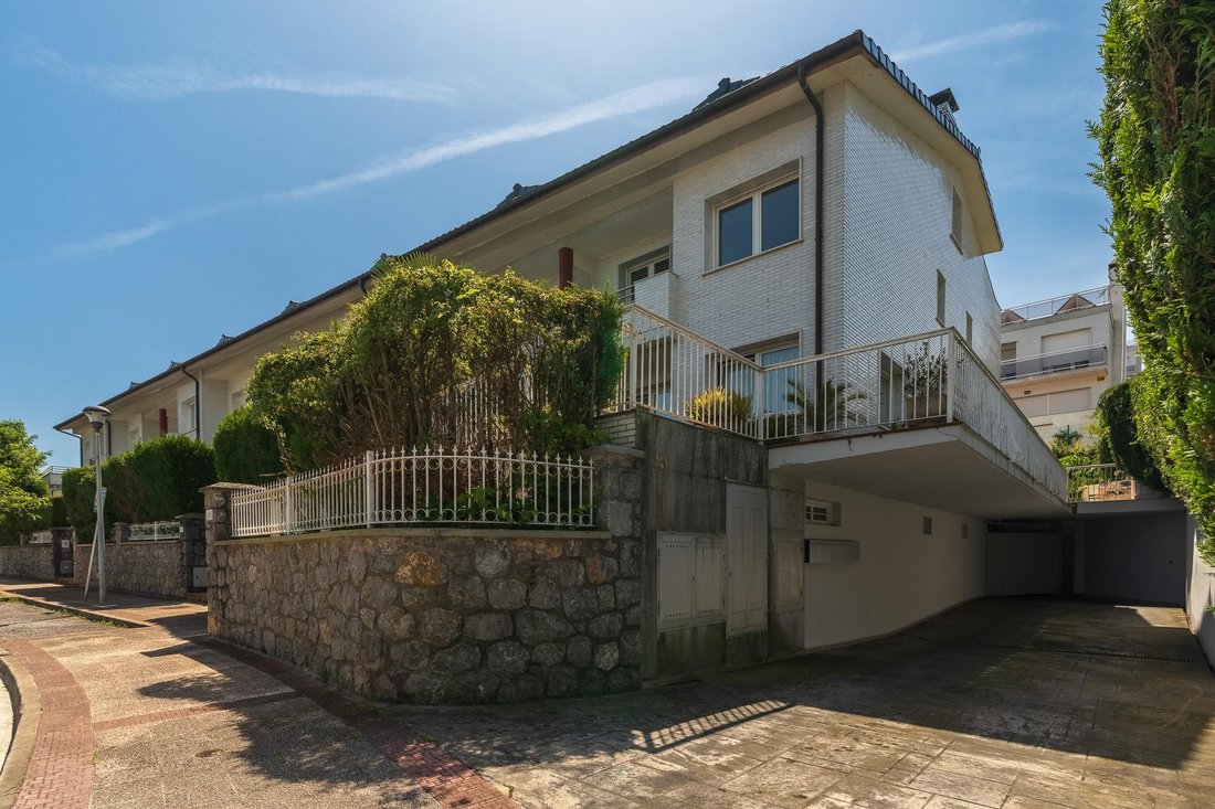 Villa in Mendebaldea, Donostia-San Sebastián, Spanien 4 - 18128145
