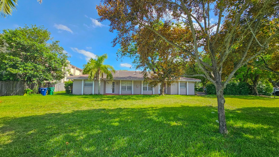 Coral Springs, Florida, United States 3 - 18132143