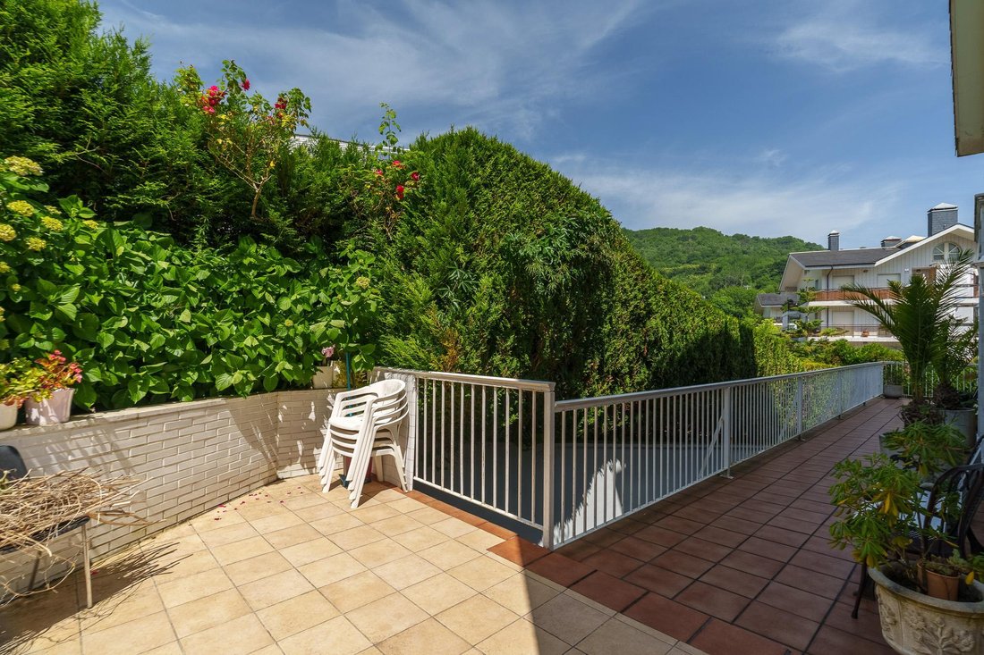Villa in Mendebaldea, Donostia-San Sebastian, Spain 5 - 18128145