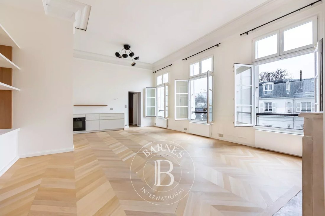 Apartment in Elysées-Madeleine, Paris 8e Arrondissement, Paris 1 - 18130343