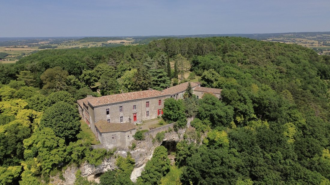Castle in Penne-d'Agenais, Nouvelle-Aquitaine, France 1 - 18122726