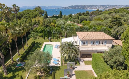 Villa in Antibes, Provence-Alpes-Côte d'Azur, France 1