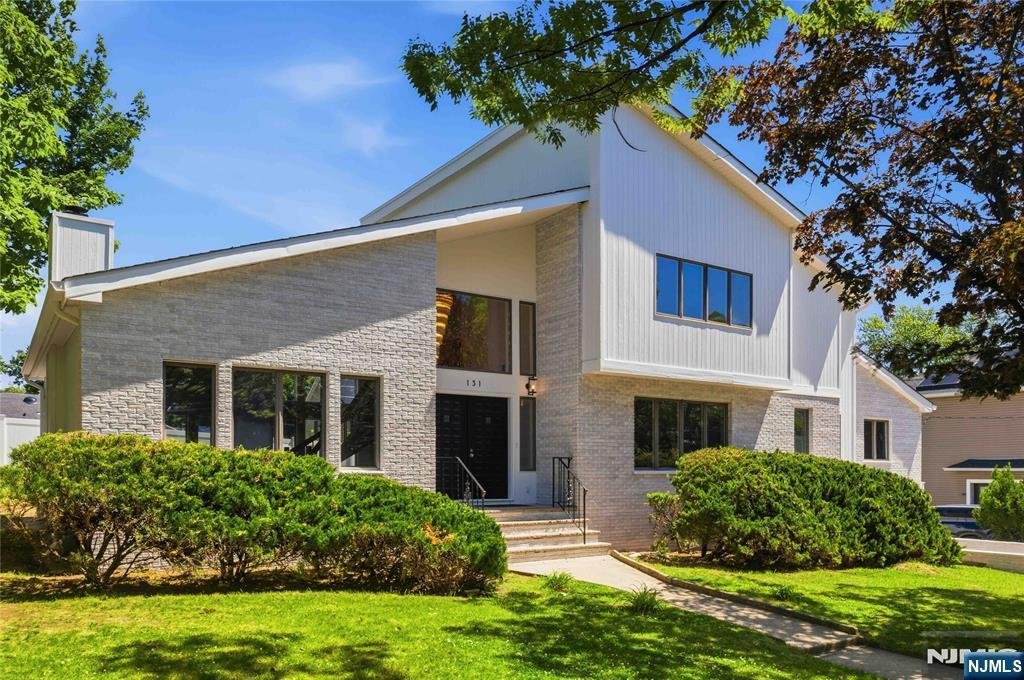 House in Paramus, New Jersey, United States 1 - 18133029