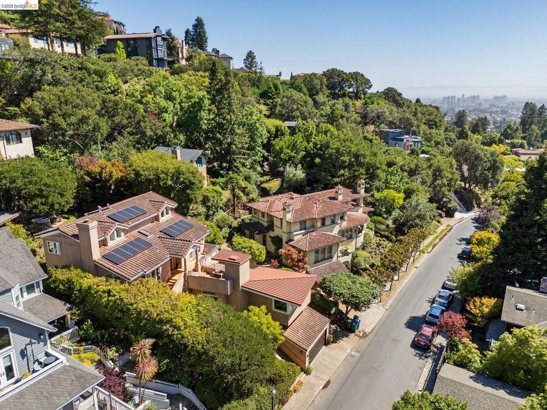 House in Alameda, California, United States 4 - 18132298