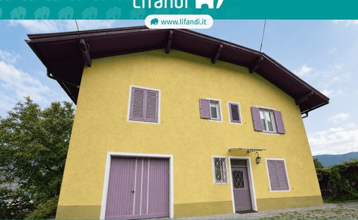 House in Tramin on the Wine Route / Tramin an der Weinstraße, Trentino – Alto Adige/Südtirol, Italy 1