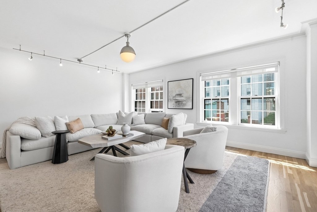 Condo in Boston, Massachusetts, United States 3 - 18129666
