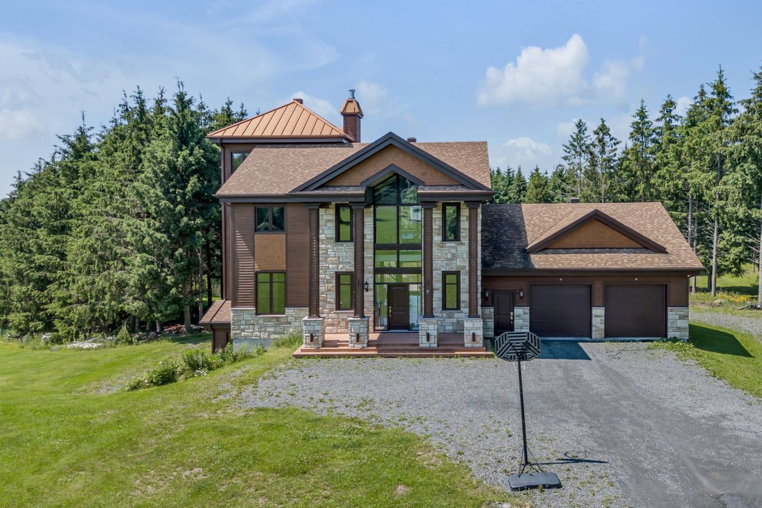 House in Saint-Côme-Linière, Quebec, Canada 1 - 18133314