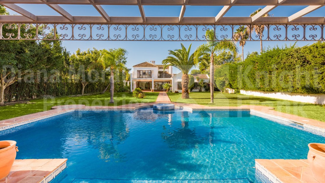 Villa in Guadalmina Baja, San Pedro de Alcantara, Spain 3 - 11169535