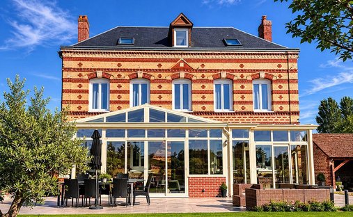 House in Le Vaudreuil, Normandy, France 1