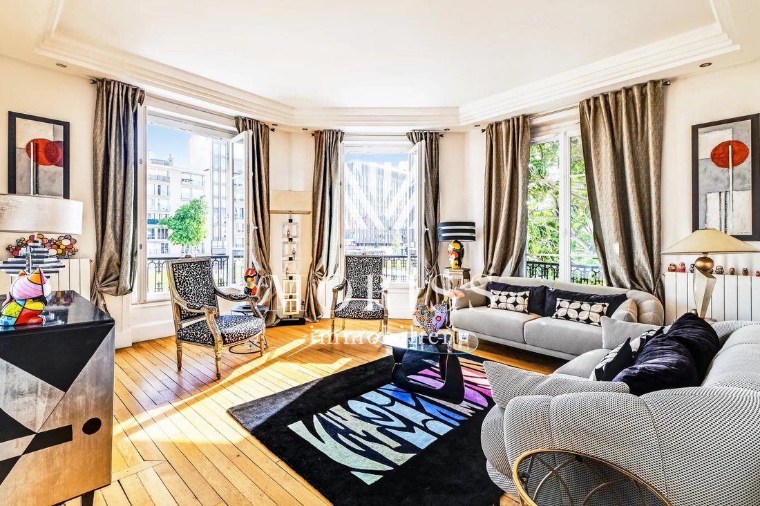 Apartment in Saint James-Général Koenig, Neuilly-sur-Seine, France 1 - 18130115