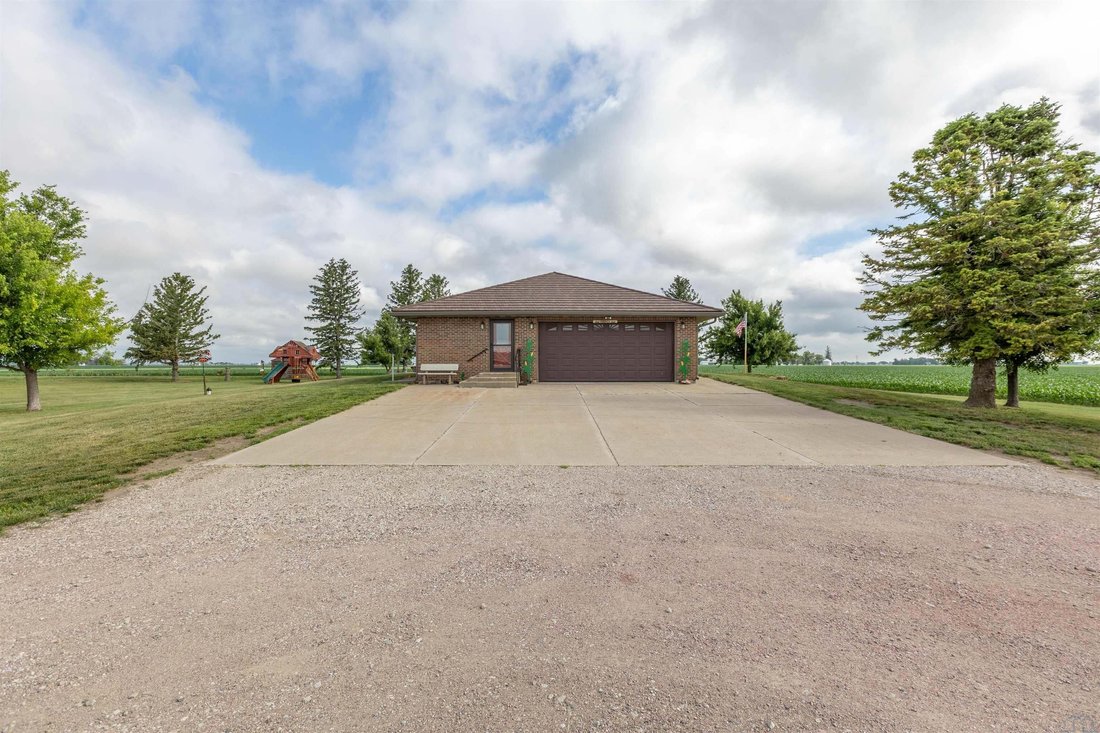 House in Sloan, Iowa, United States 2 - 18130174