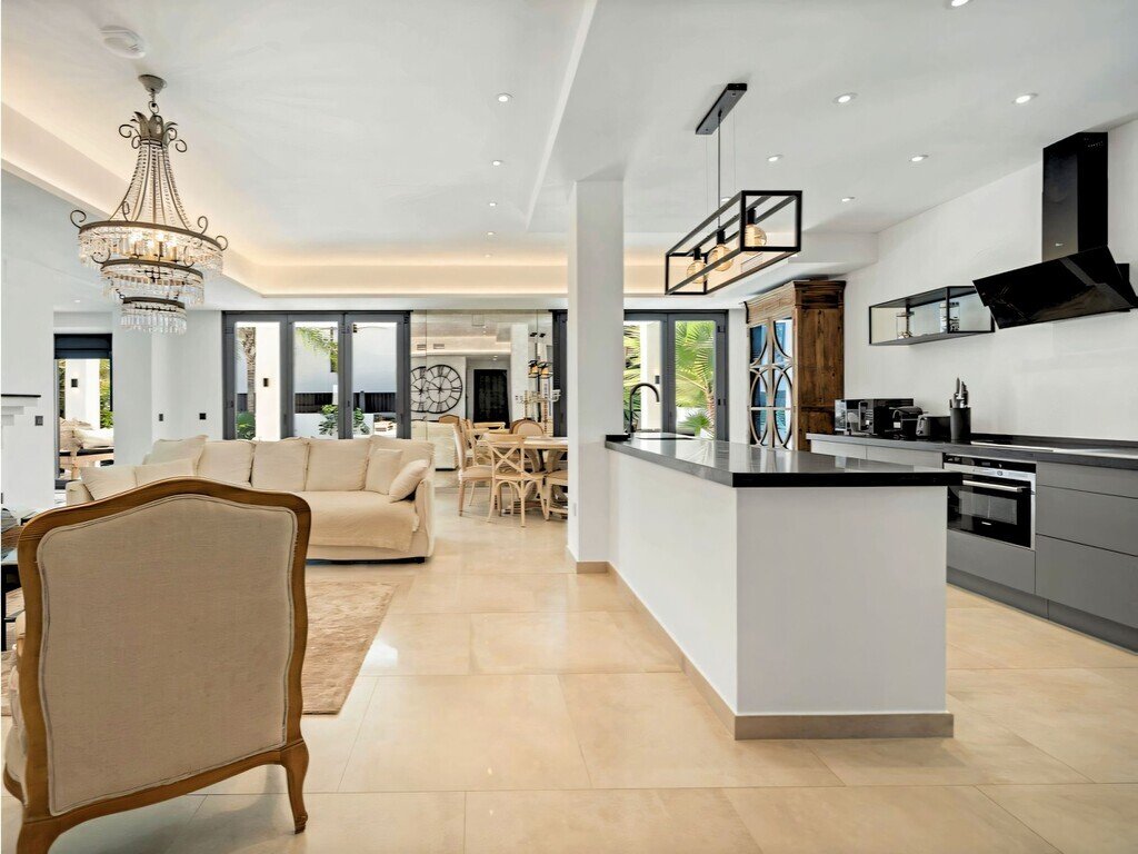 Villa in Elviria-Cabopino, Marbella, Spain 5 - 18131416
