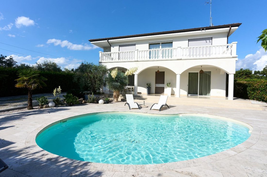 Villa in Center, Fucecchio, Tuscany 1 - 18133321