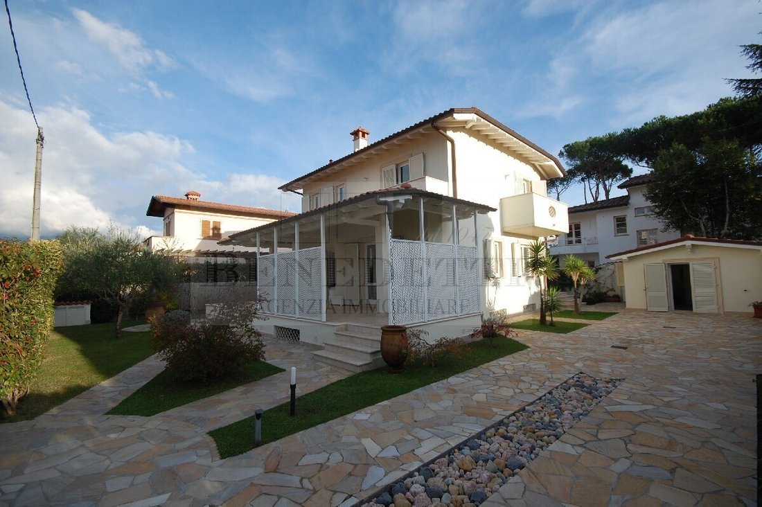 Villa in Camaiore, Tuscany, Italy 2 - 18127700