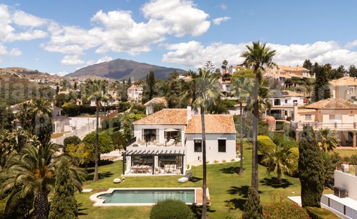 Villa in El Paraíso, Benahavis, Spain 1
