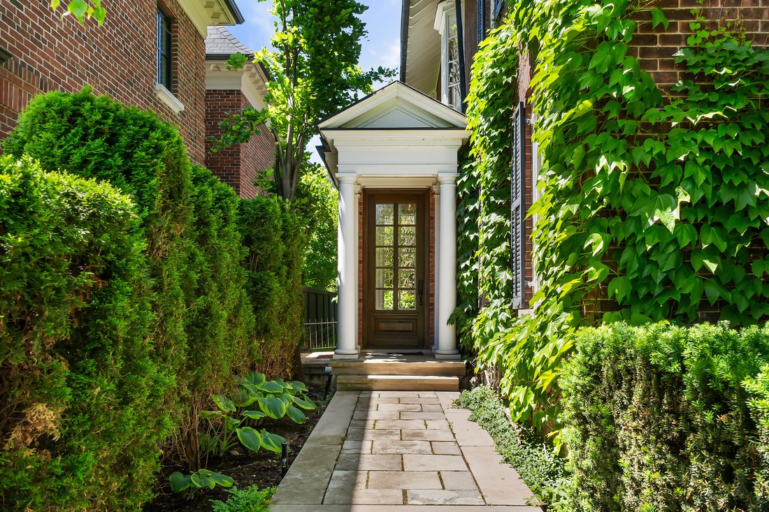 House in Toronto, Ontario, Canada 5 - 18129614