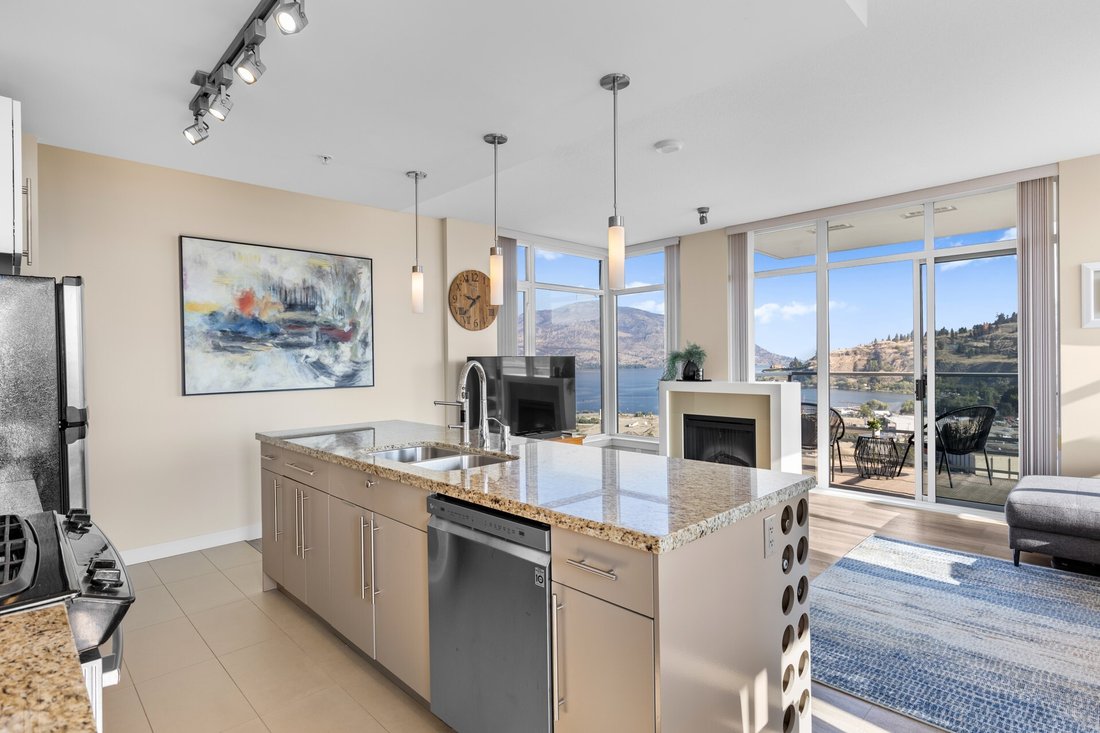 Apartment in Kelowna, British Columbia, Canada 2 - 18133241