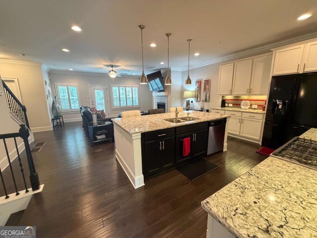 Townhouse in Alpharetta, Georgia, United States 5 - 18132845