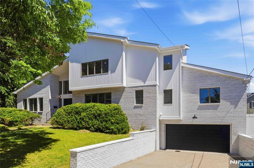 House in Paramus, New Jersey, United States 2 - 18133029