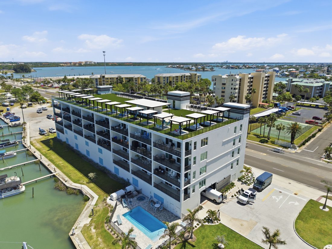 Condo in Madeira Beach, Florida, United States 1 - 11932699
